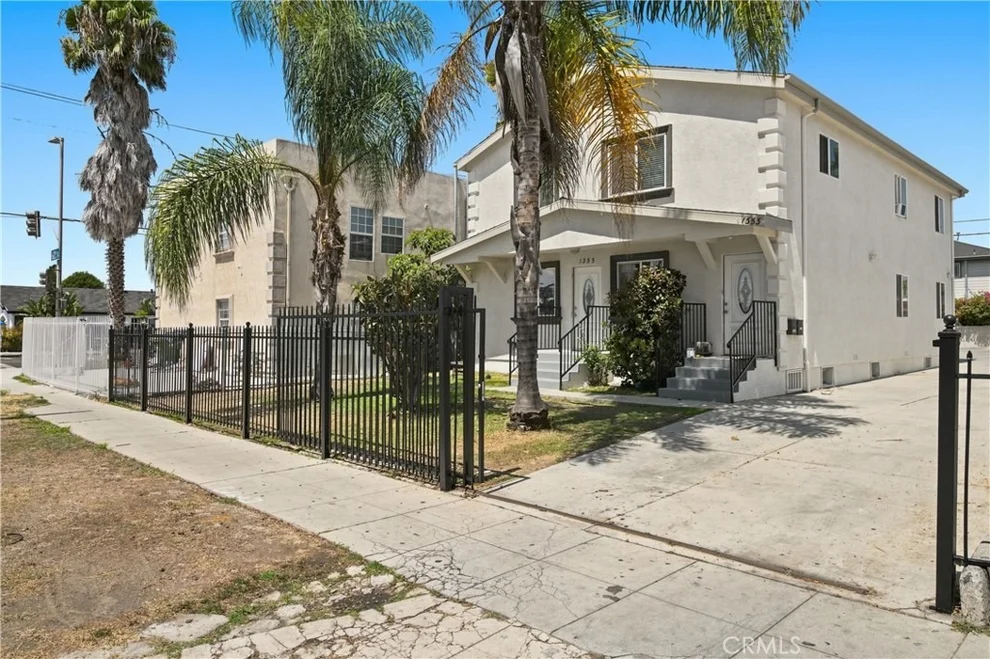 Unit for sale at 1353 W 60th, Los Angeles, CA 90044