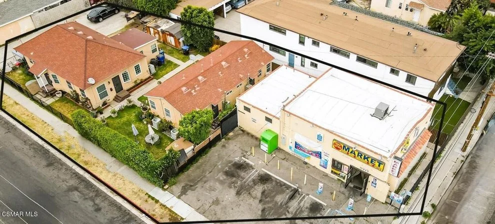 Unit for sale at 10333 Inglewood Avenue, Inglewood, CA 90304