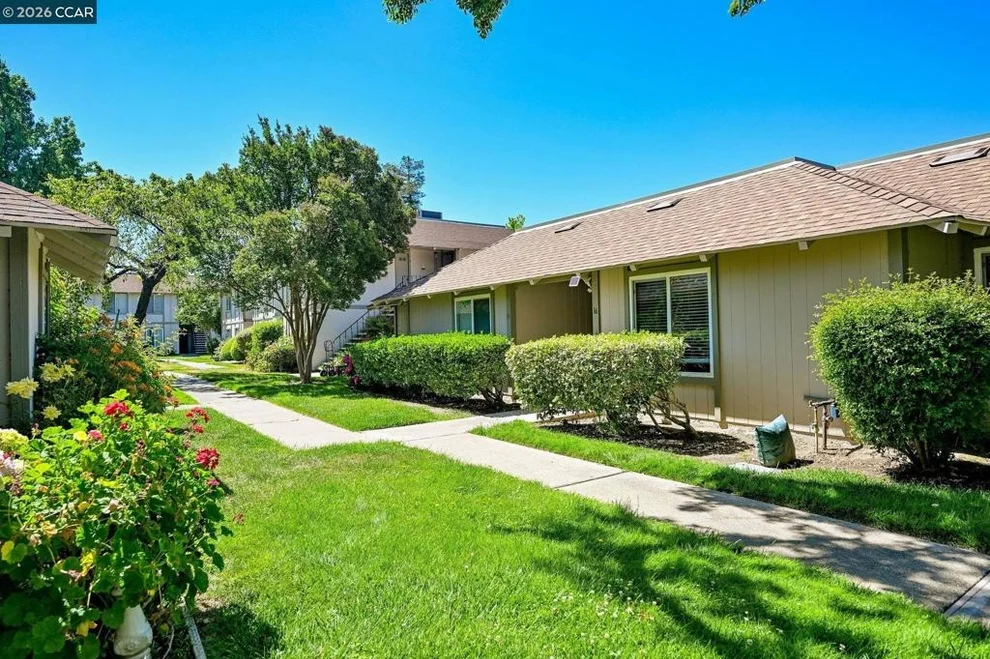 Unit for sale at 825 Oak Grove Rd, Concord, CA 94518
