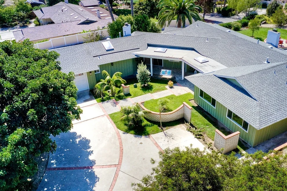 Unit for sale at 2103 Oceanview Rd, Oceanside, CA 92056