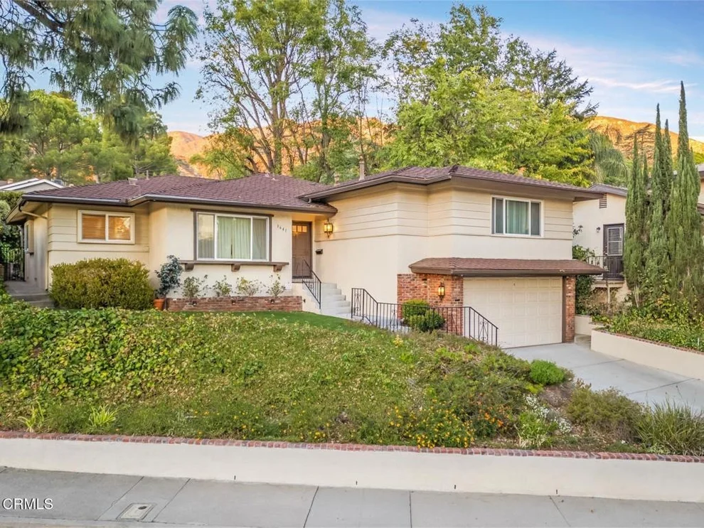 Unit for sale at 3641 Los Amigos Street, La Crescenta, CA 91214