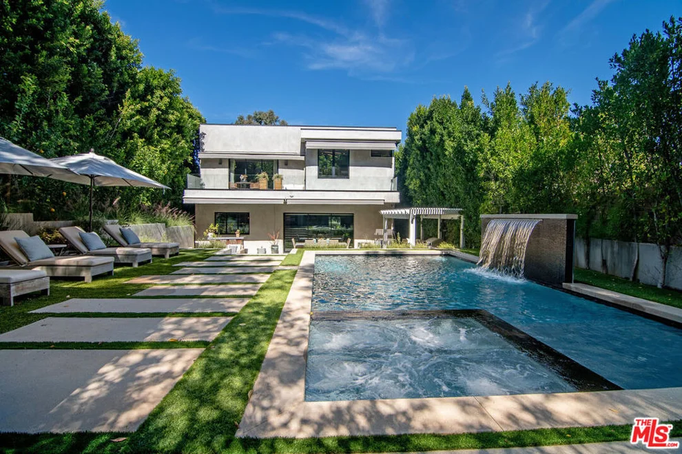 Unit for sale at 14840 Sutton Street, Sherman Oaks, CA 91403