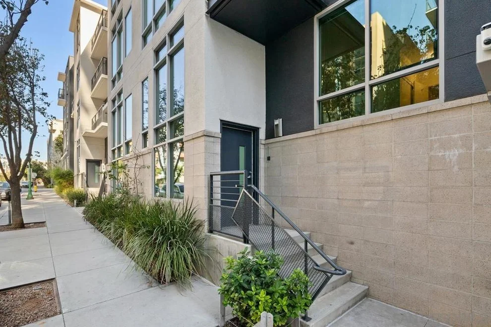 Unit for sale at 425 W Beech St, San Diego, CA 92101