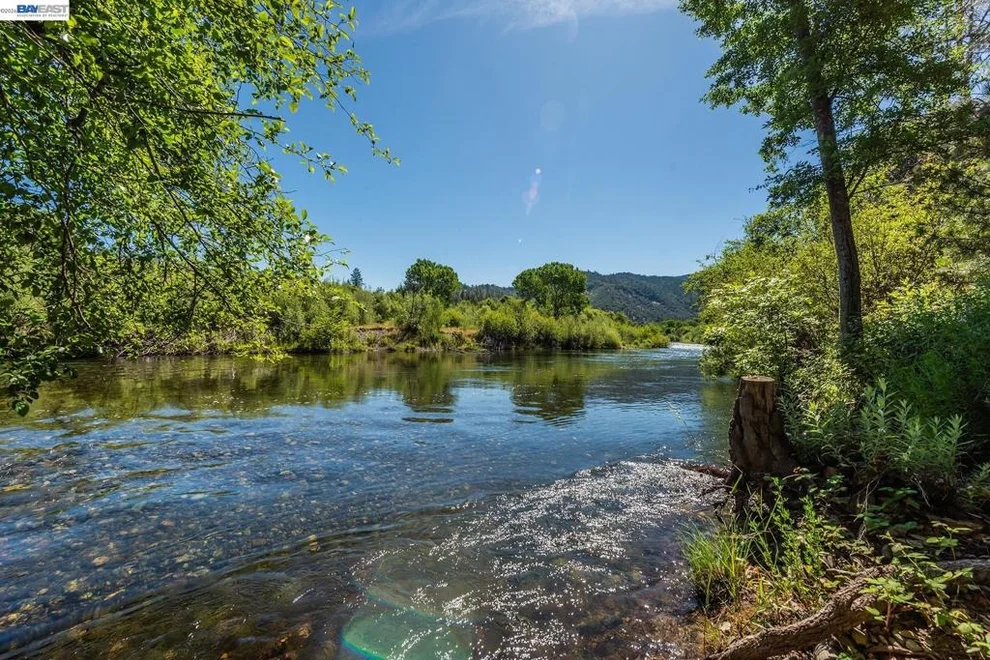 Unit for sale at 901 Dutch Creek Road, Junction City, CA 96048