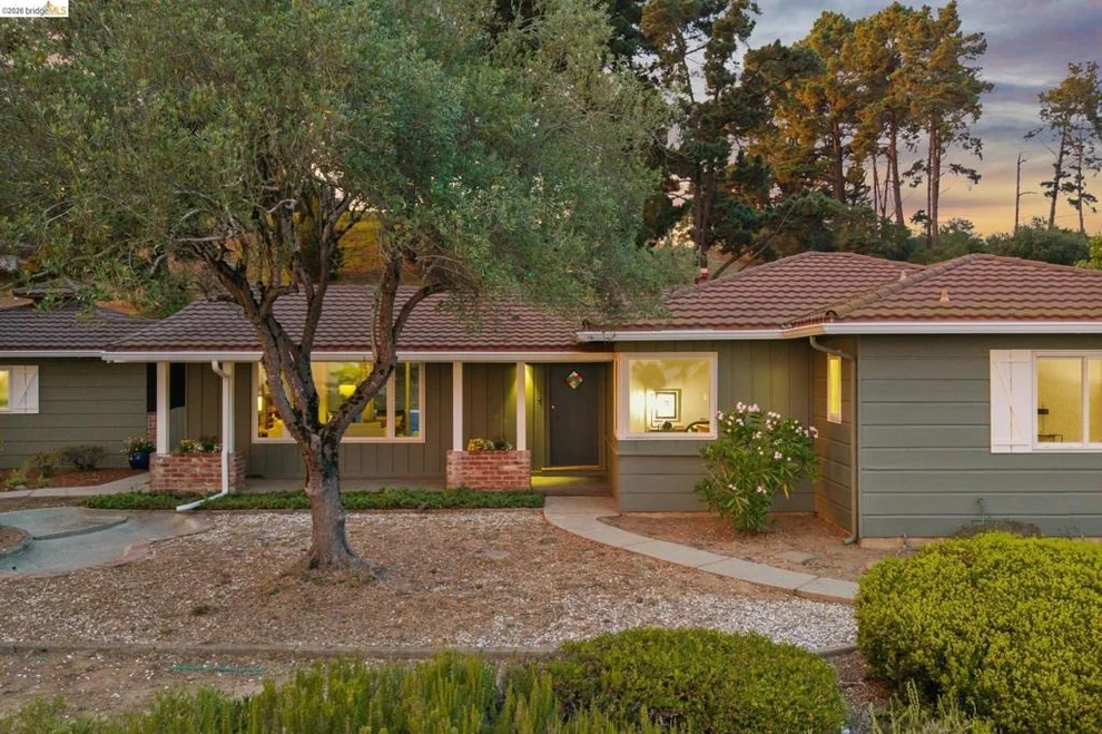Unit for sale at 13474 Skyline Blvd, Oakland, CA 94619
