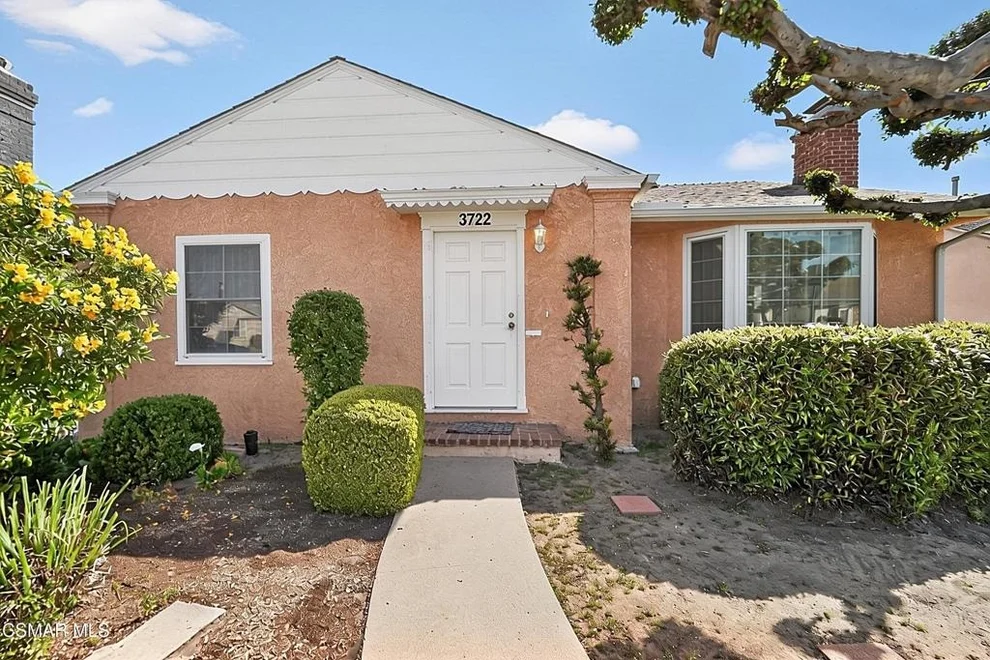 Unit for sale at 3722 Degnan Boulevard, Los Angeles, CA 90018