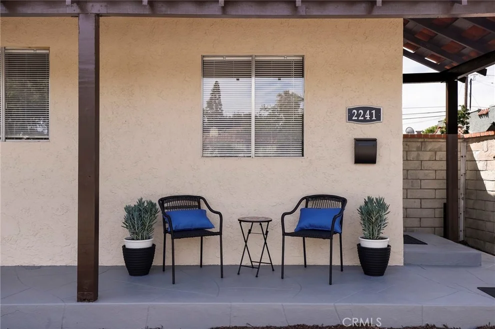 Unit for sale at 2241 Pine, Long Beach, CA 90806