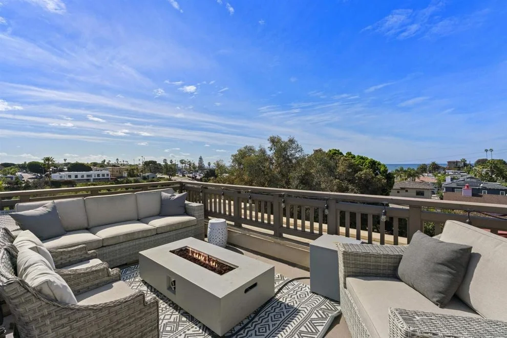 Unit for sale at 215 2nd St, Encinitas, CA 92024