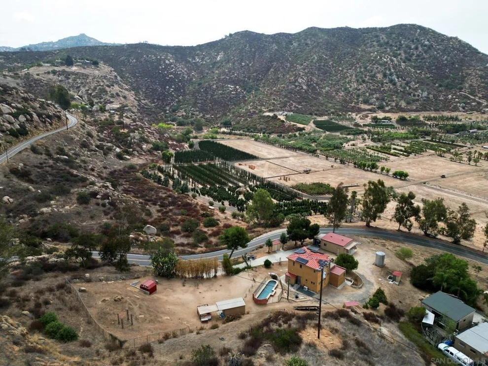 Unit for sale at 14388 Highland Valley, Escondido, CA 92025