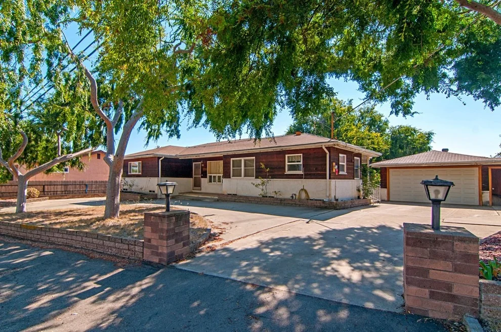 Unit for sale at 995 La Cresta Blvd, El Cajon, CA 92021