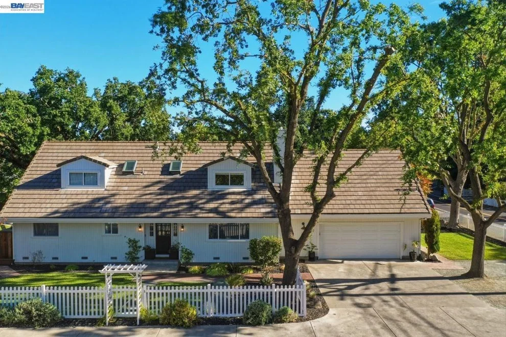 Unit for sale at 2632 Cherry Ln, Walnut Creek, CA 94597