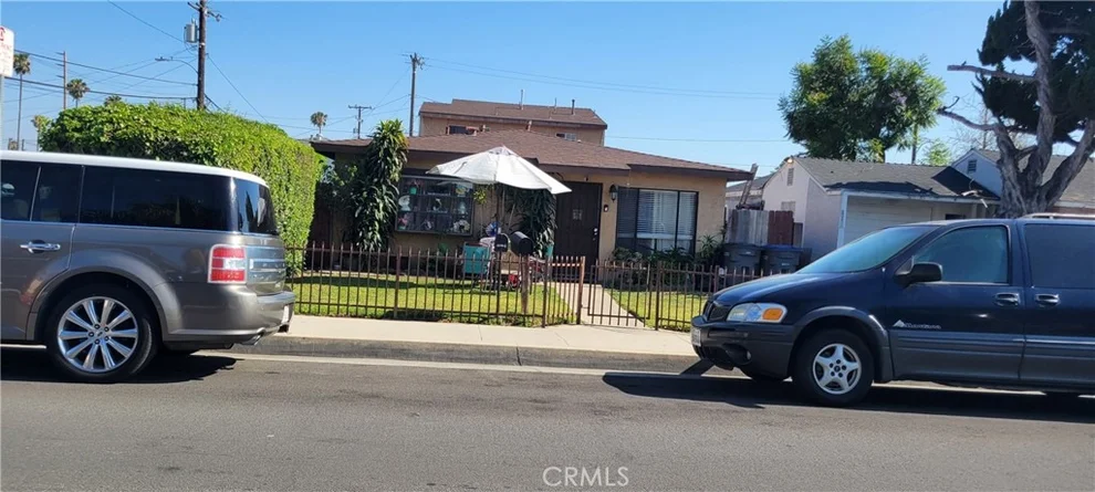 Unit for sale at 12140 215th, Hawaiian Gardens, CA 90716
