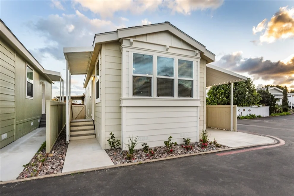 Unit for sale at 699 N Vulcan Ave, Encinitas, CA 92024