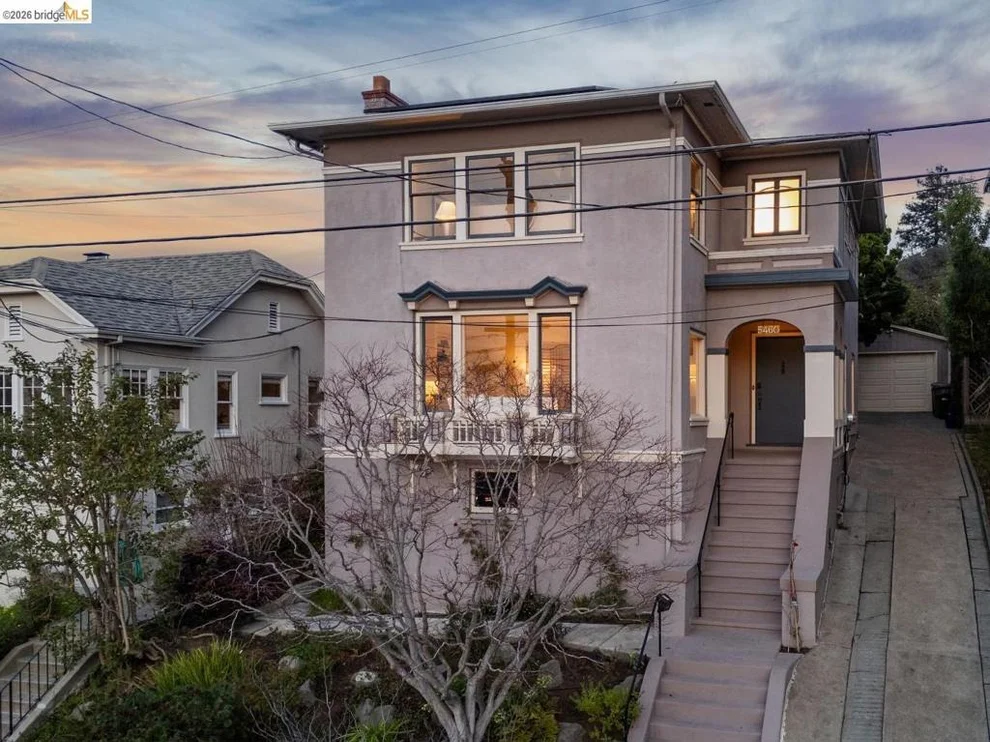 Unit for sale at 5460 Carlton St, Oakland, CA 94618