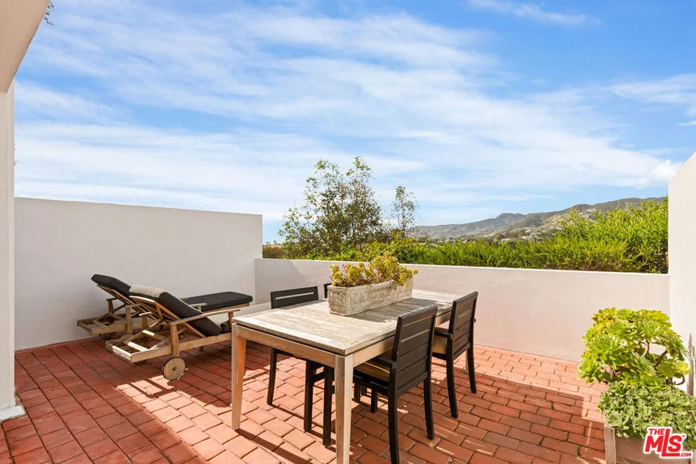 Unit for sale at 29221 Heathercliff Road, Malibu, CA 90265