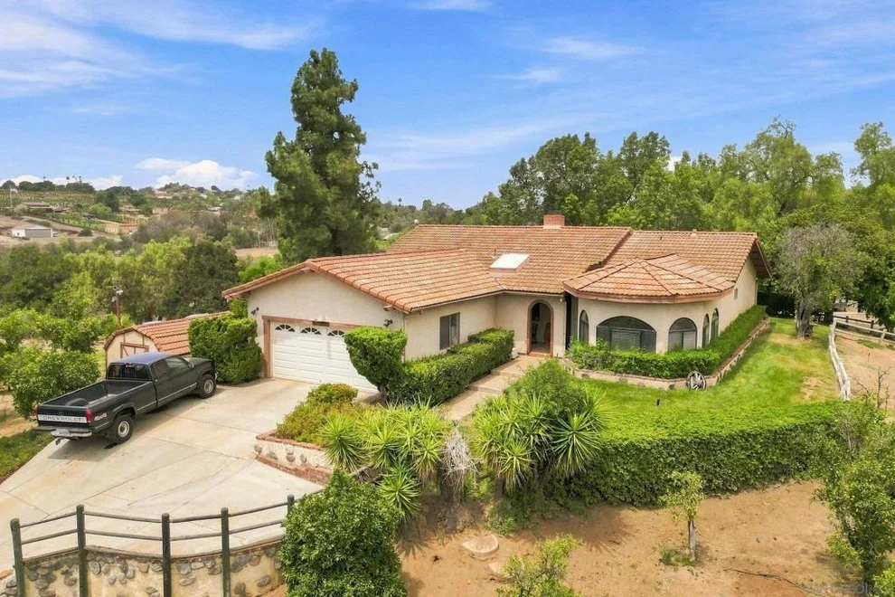 Unit for sale at 30136 Rolling Hills, Valley Center, CA 92082