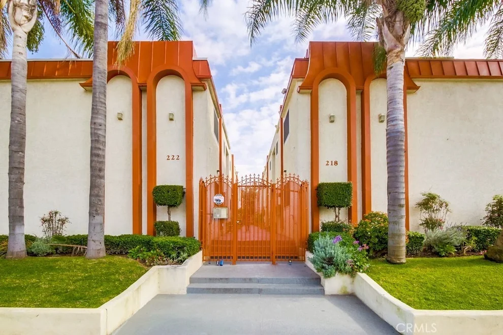 Unit for sale at 218 E Tamarack Avenue, Inglewood, CA 90301