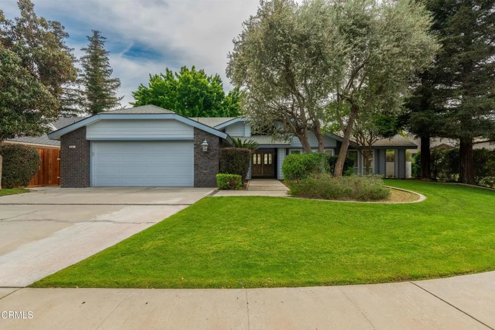 Unit for sale at 9501 Greenhaven Court, Bakersfield, CA 93311