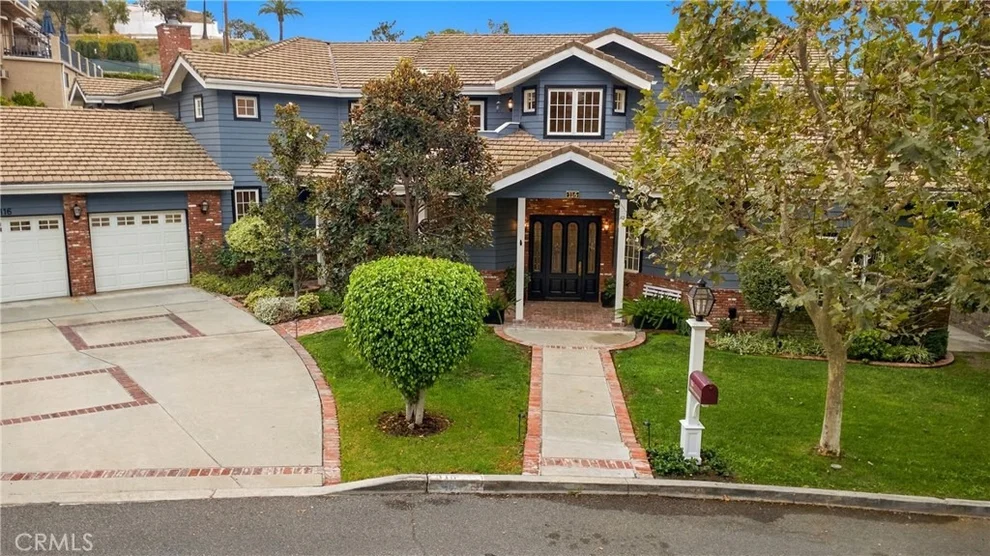 Unit for sale at 116 Country Club, Burbank, CA 91501