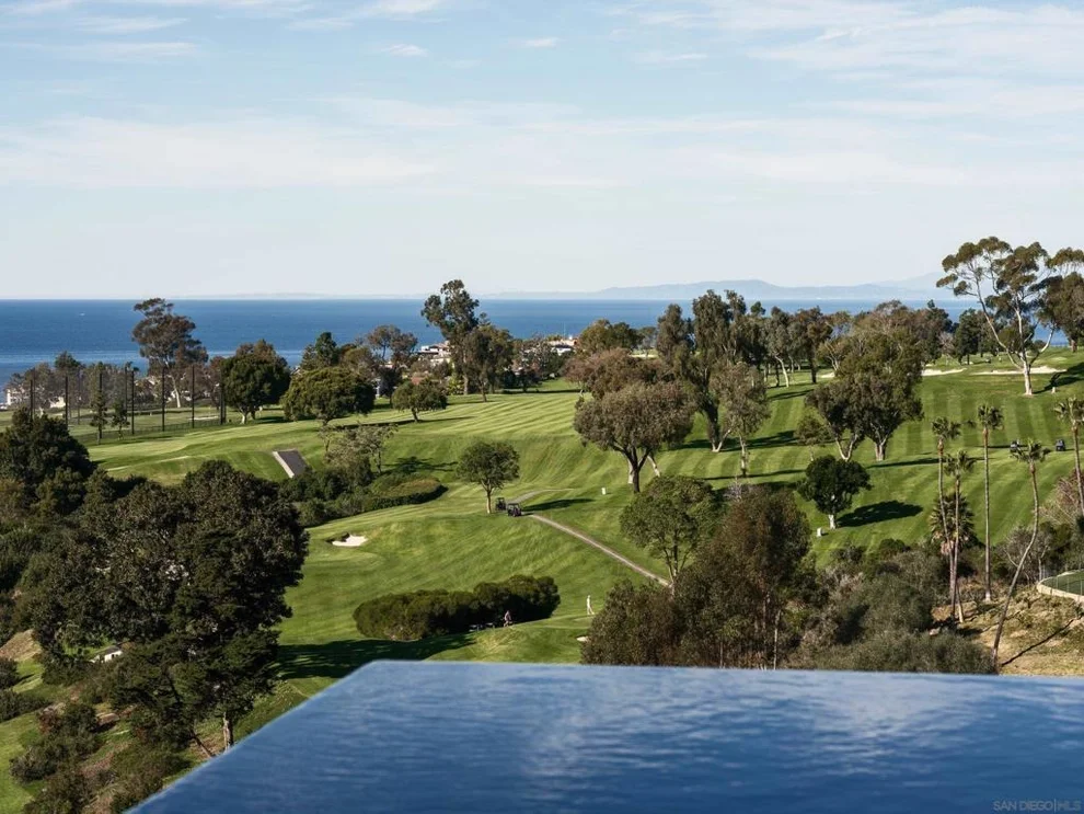 Unit for sale at 6627 Muirlands Dr, La Jolla, CA 92037
