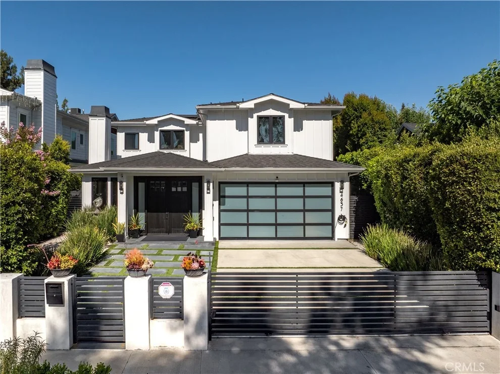 Unit for sale at 4637 Morella Avenue, Valley Village, CA 91607
