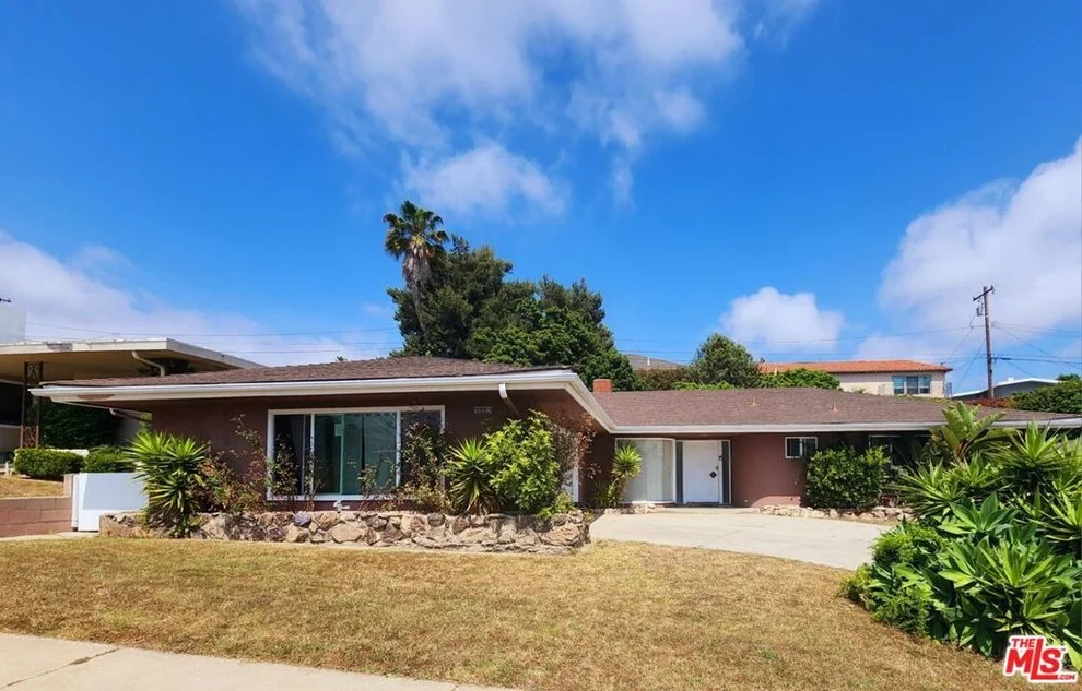Unit for sale at 5320 Reynier Avenue, Los Angeles, CA 90056