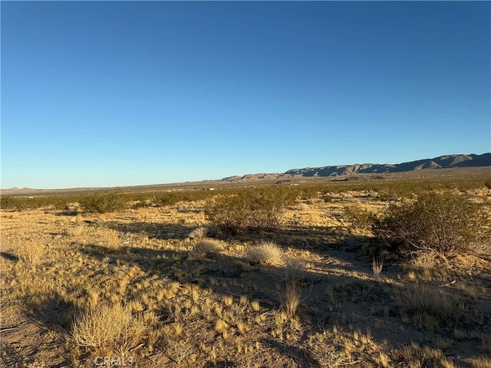 Unit for sale at 2 Swanee Road, Lucerne Valley, CA 92356