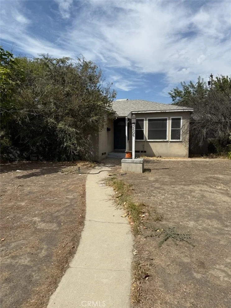 Unit for sale at 2606 Truxtun Avenue, Bakersfield, CA 93301