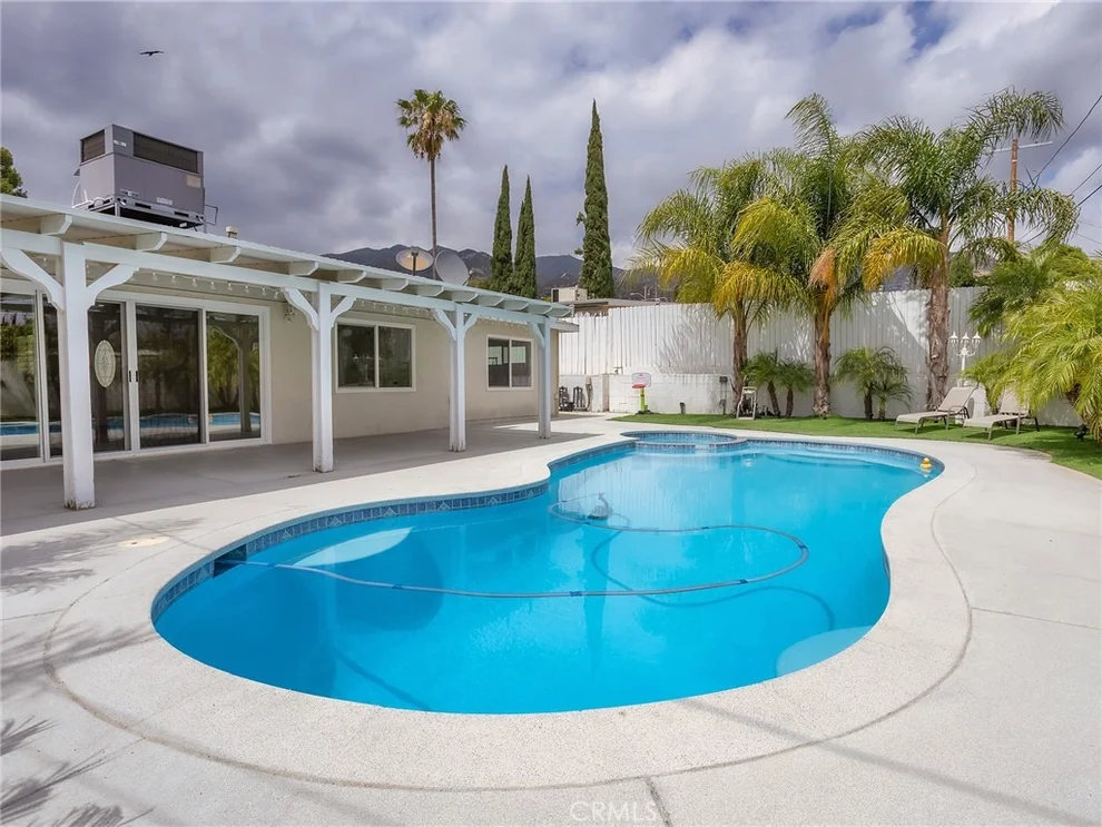 Unit for sale at 13424 Dyer Street, Sylmar, CA 91342