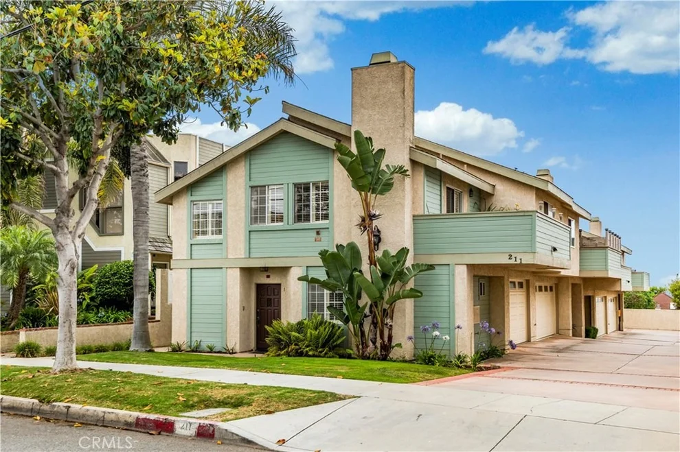 Unit for sale at 211 S Helberta Avenue S, Redondo Beach, CA 90277