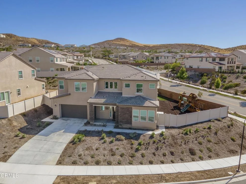 Unit for sale at 28608 Windbreak Terrace, Santa Clarita, CA 91350