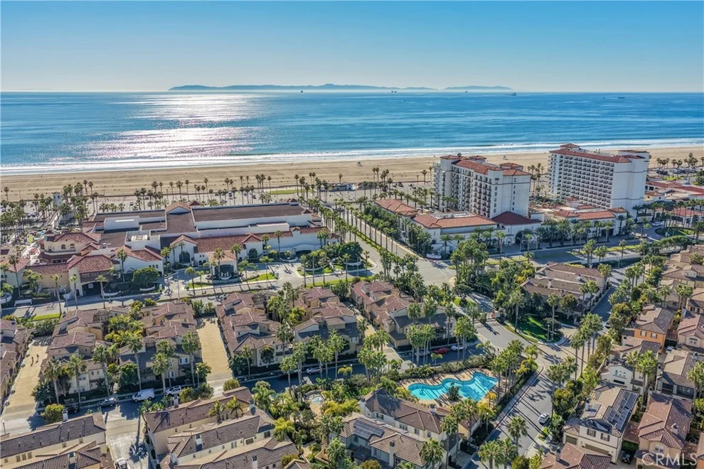 Unit for sale at 7988 Aldea, Huntington Beach, CA 92648