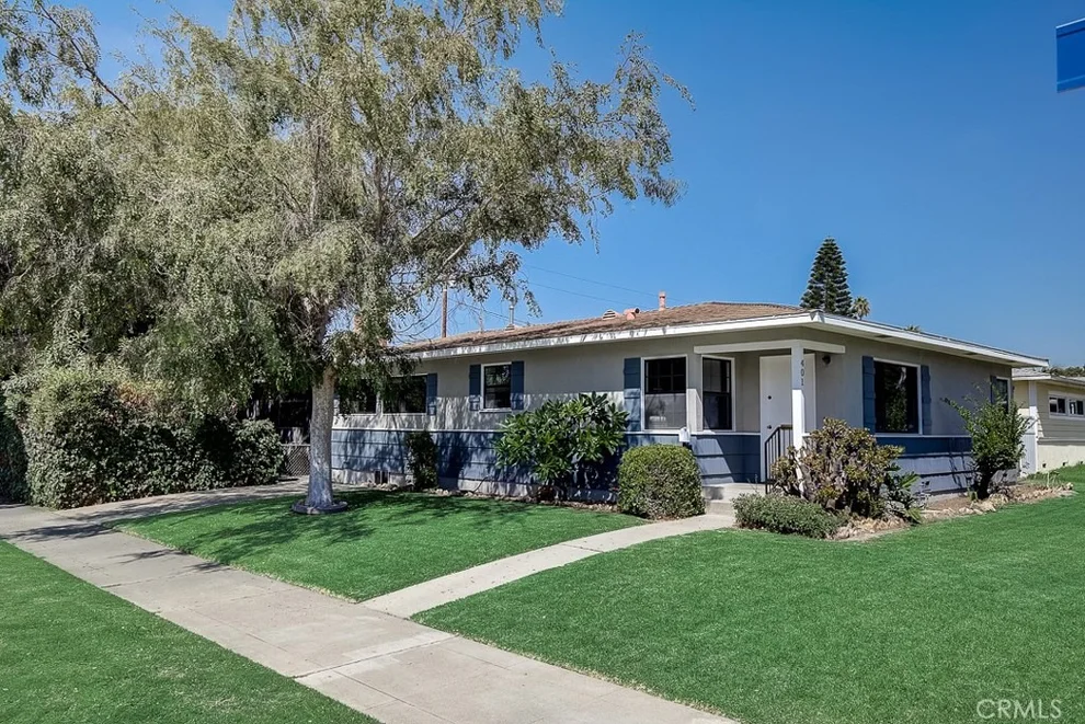 Unit for sale at 401 Elizabeth Way, Fullerton, CA 92833