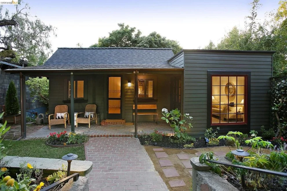 Unit for sale at 1101 Mountain Blvd, Oakland, CA 94611