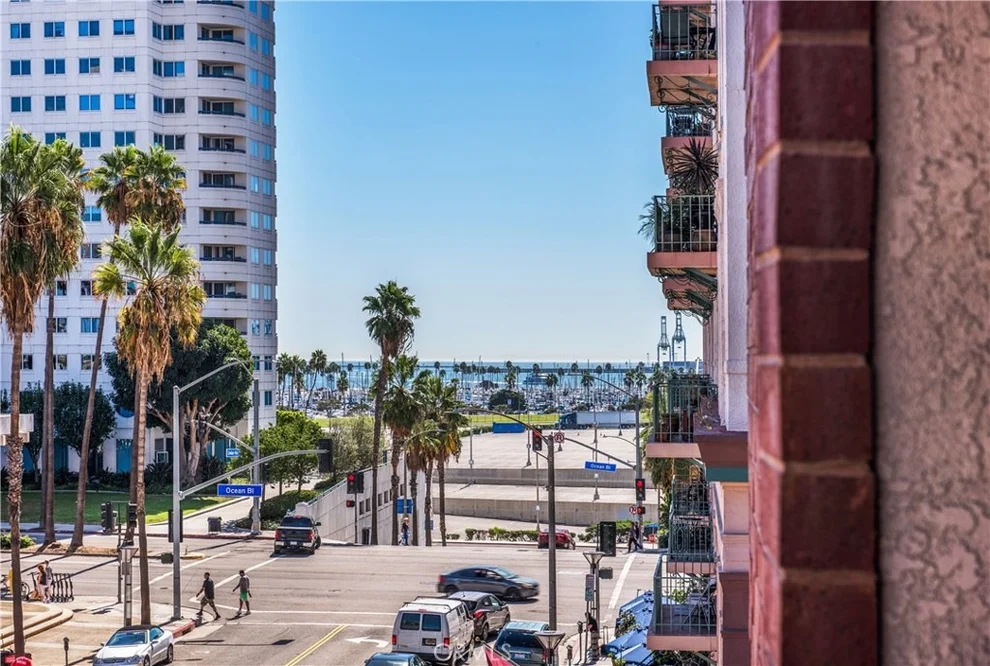 Unit for sale at 35 Linden Avenue, Long Beach, CA 90802