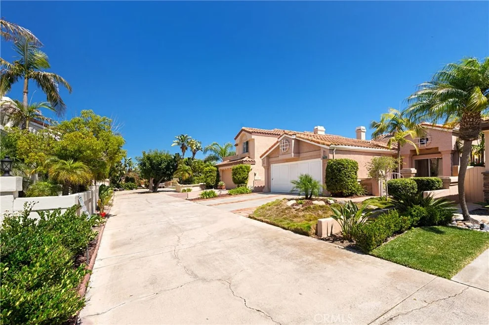 Unit for sale at 31394 Isle Vista, Laguna Niguel, CA 92677