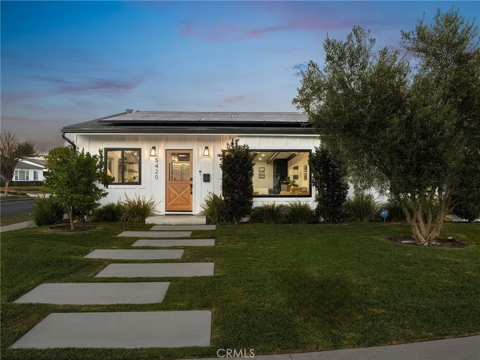 Unit for sale at 5420 Wortser, Sherman Oaks, CA 91401