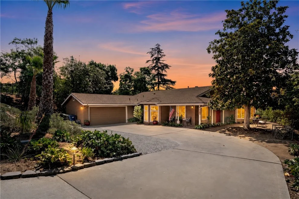 Unit for sale at 720 Carnation Lane, Fallbrook, CA 92028