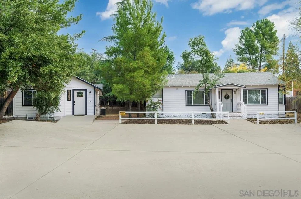 Unit for sale at 2233 35 W Victoria Dr, Alpine, CA 91901