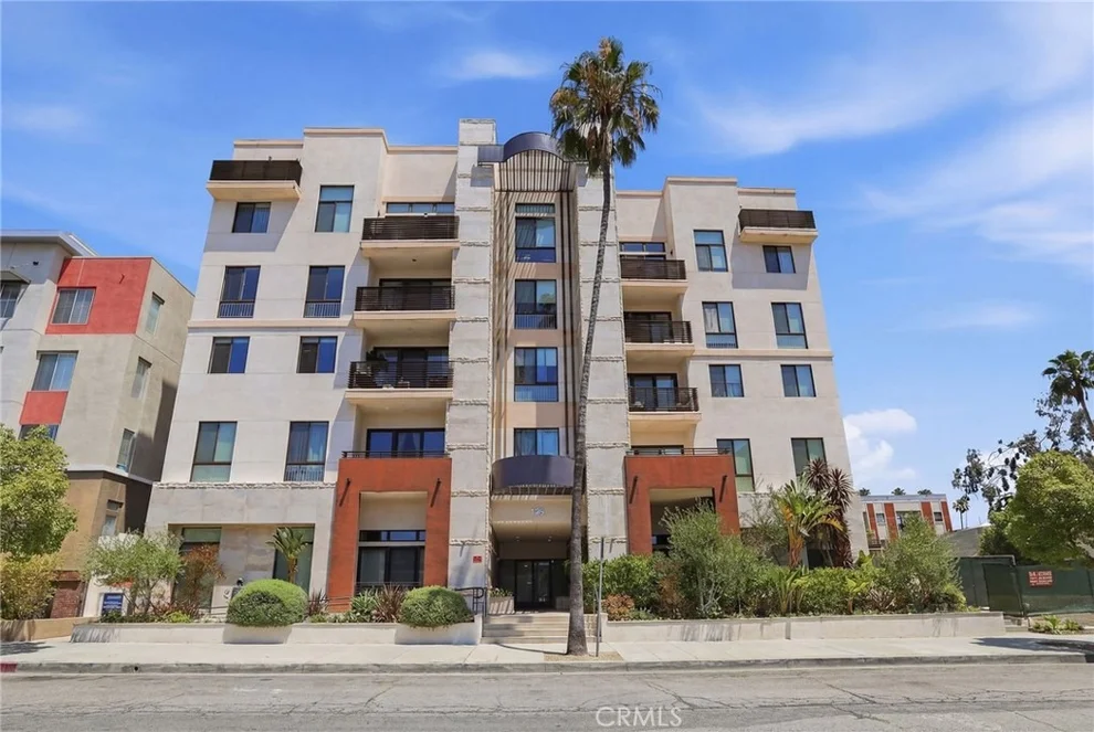 Unit for sale at 118 S Kenwood Street, Glendale, CA 91205