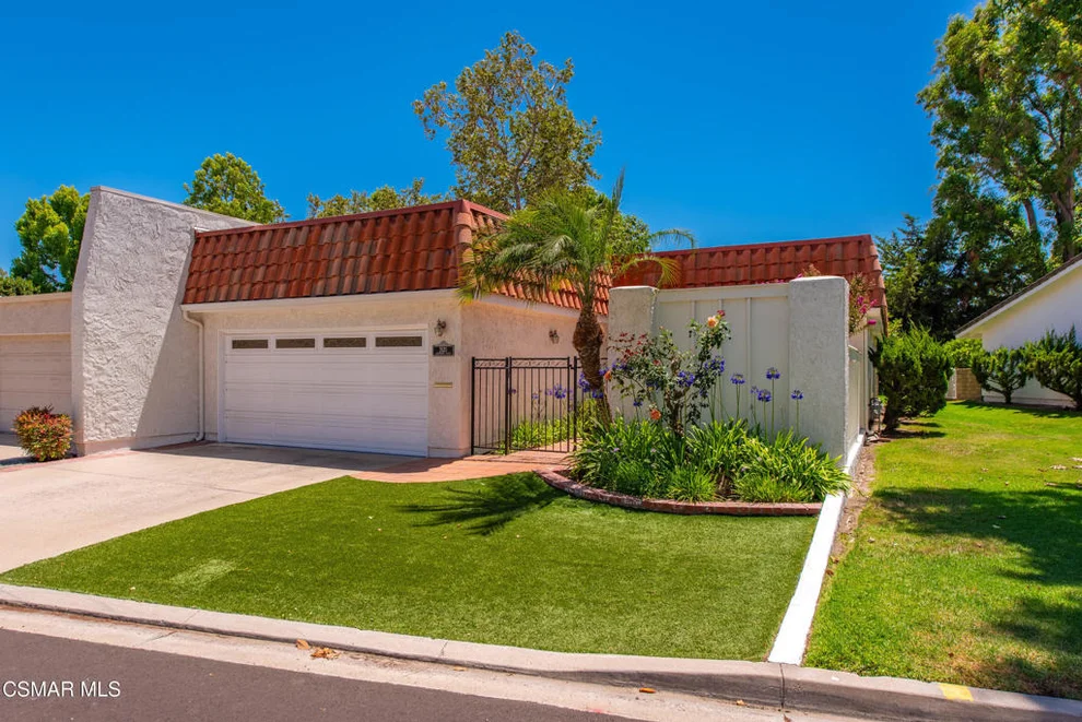 Unit for sale at 2620 Lakewood Place, Westlake Village, CA 91361