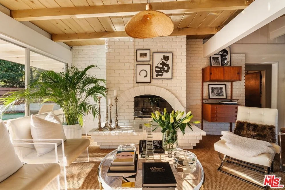 Unit for sale at 809 Broom Way, Los Angeles, CA 90049