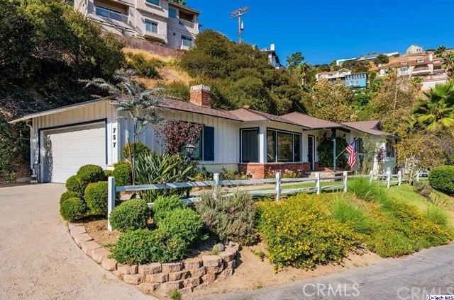 Unit for sale at 757 Cavanagh Road, Glendale, CA 91207