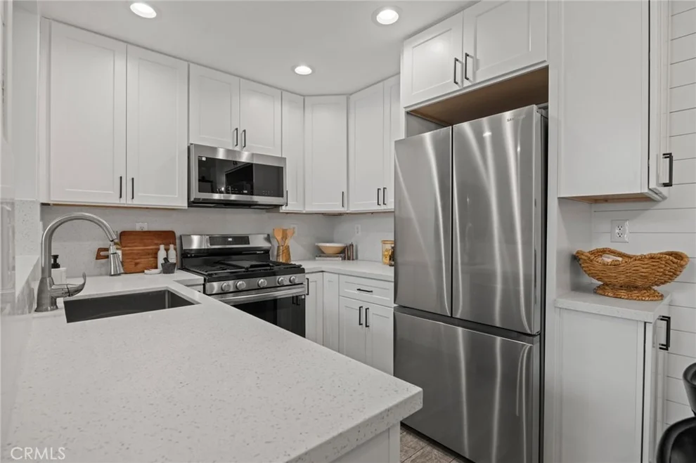 Unit for sale at 7 Rosa, Rancho Santa Margarita, CA 92688