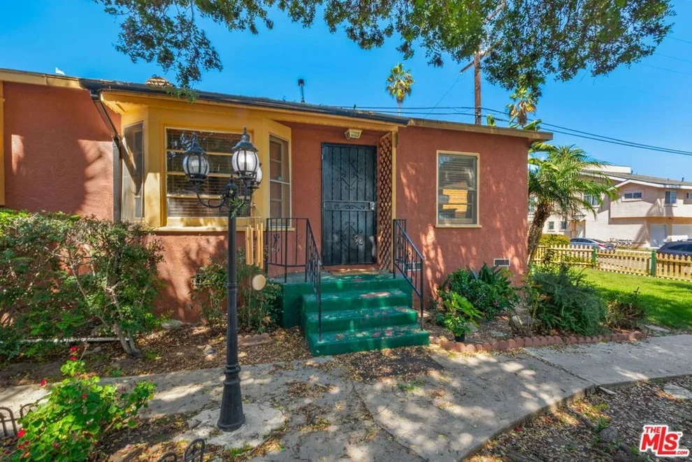 Unit for sale at 5417 S Mullen Avenue, Los Angeles, CA 90043