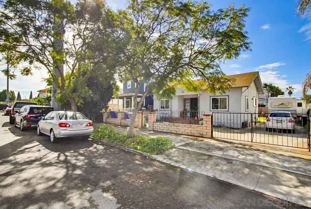 Unit for sale at 1859 1861 Irving Ave, San Diego, CA 92113