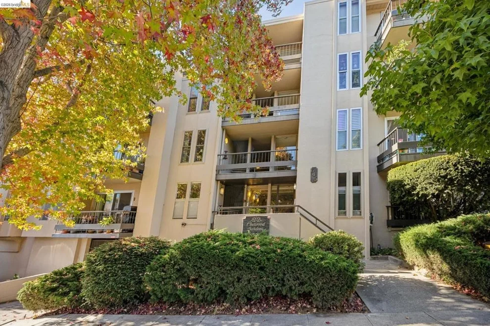 Unit for sale at 645 Chetwood, Oakland, CA 94610