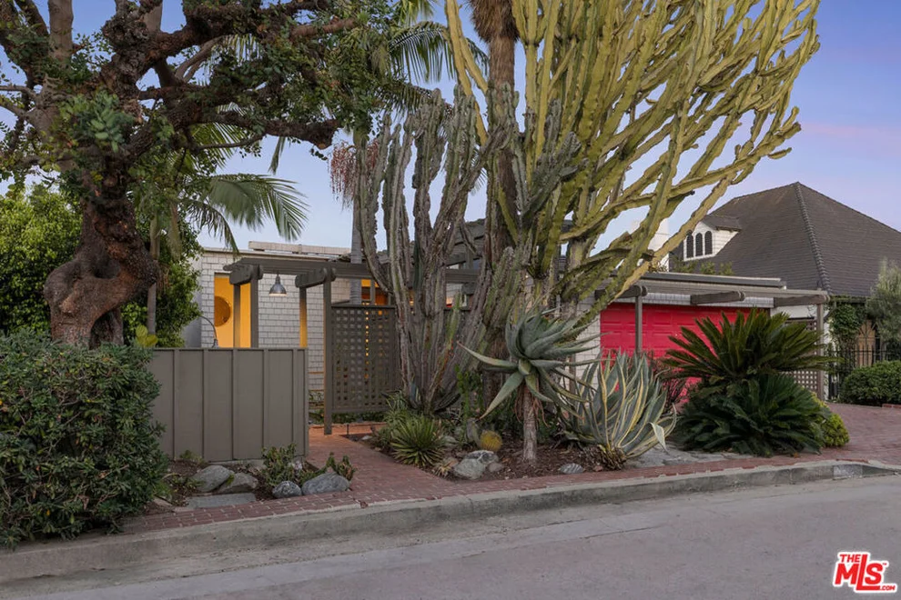 Unit for sale at 2276 Moreno Drive, Los Angeles, CA 90039