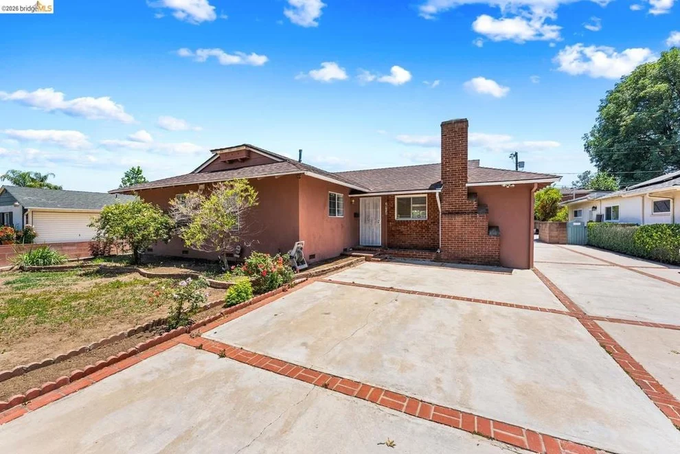 Unit for sale at 15138 Hiawatha ST, Mission Hills, CA 91345