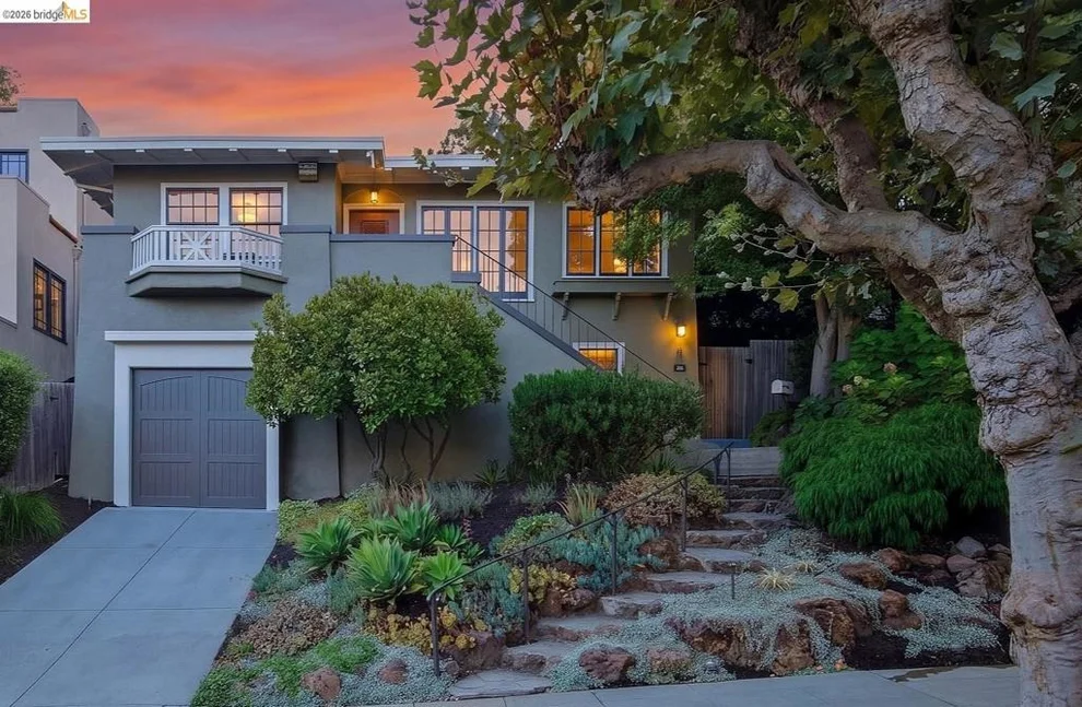 Unit for sale at 967 Grosvenor Place, Oakland, CA 94610